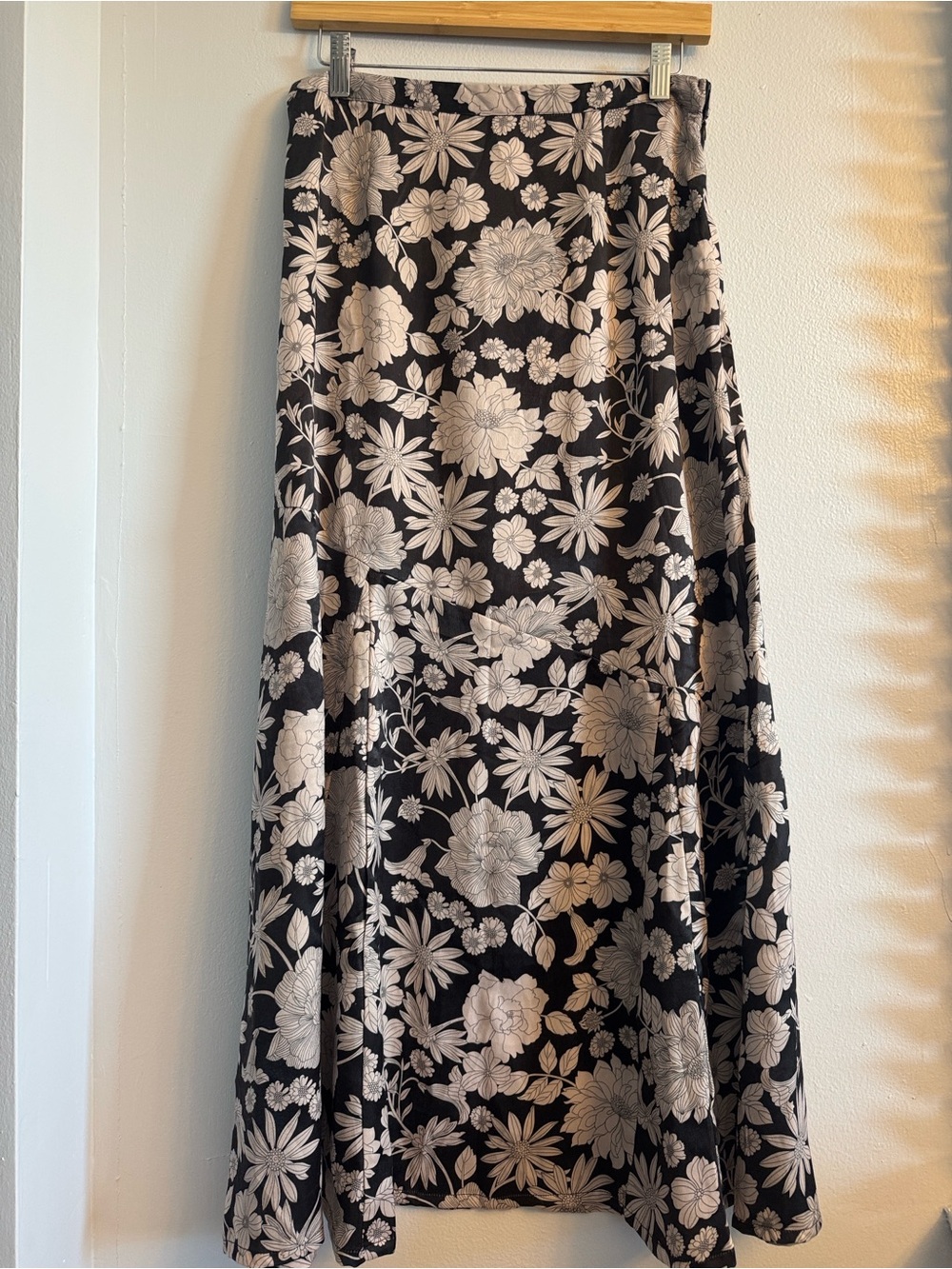 Anthro Saltwater Luxe Aisle Midi‎ Skirt Floral Black Cream Boho Flowy Small